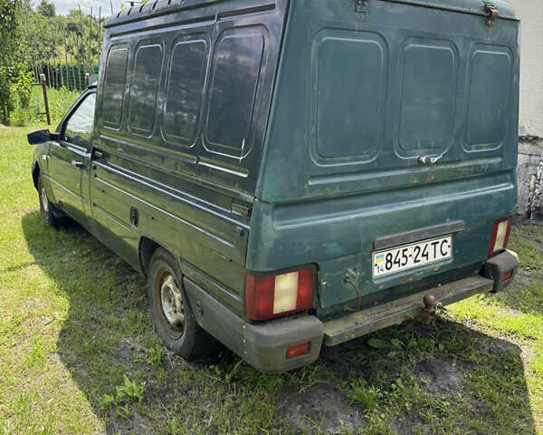 Зеленый ИЖ 2717 Ода, объемом двигателя 0 л и пробегом 229 тыс. км за 750 $, фото 2 на Automoto.ua