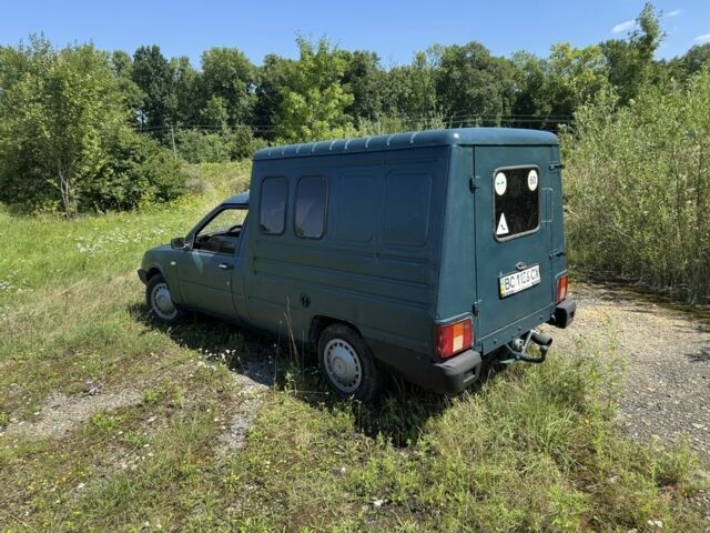 Зелений ІЖ 2717 Ода, об'ємом двигуна 1.6 л та пробігом 250 тис. км за 1200 $, фото 5 на Automoto.ua