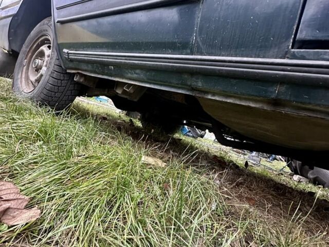 Зелений ІЖ 2717 Ода, об'ємом двигуна 1.6 л та пробігом 119 тис. км за 2100 $, фото 10 на Automoto.ua