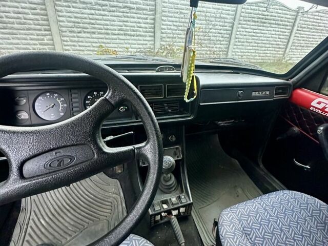 Зелений ІЖ 2717 Ода, об'ємом двигуна 1.6 л та пробігом 119 тис. км за 2100 $, фото 4 на Automoto.ua