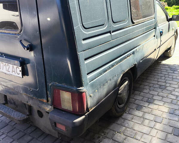 Зеленый ИЖ 2717 Ода, объемом двигателя 1.6 л и пробегом 80 тыс. км за 850 $, фото 4 на Automoto.ua