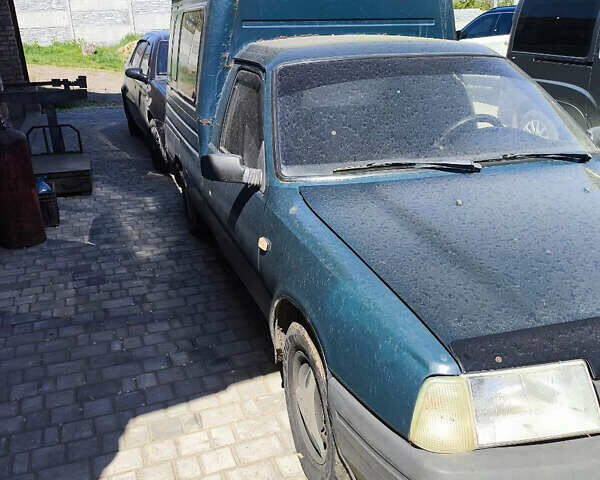 Зеленый ИЖ 2717 Ода, объемом двигателя 1.6 л и пробегом 80 тыс. км за 850 $, фото 7 на Automoto.ua