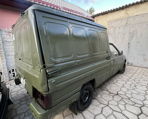 Зеленый ИЖ 2717 Ода, объемом двигателя 1.6 л и пробегом 250 тыс. км за 700 $, фото 10 на Automoto.ua
