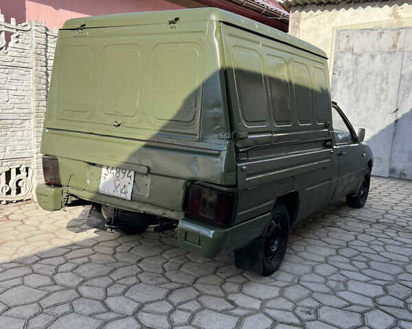 Зеленый ИЖ 2717 Ода, объемом двигателя 1.6 л и пробегом 250 тыс. км за 700 $, фото 8 на Automoto.ua