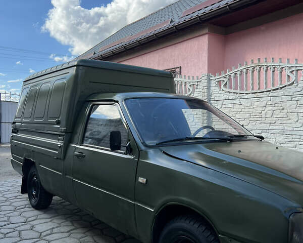 Зеленый ИЖ 2717 Ода, объемом двигателя 1.6 л и пробегом 250 тыс. км за 700 $, фото 4 на Automoto.ua