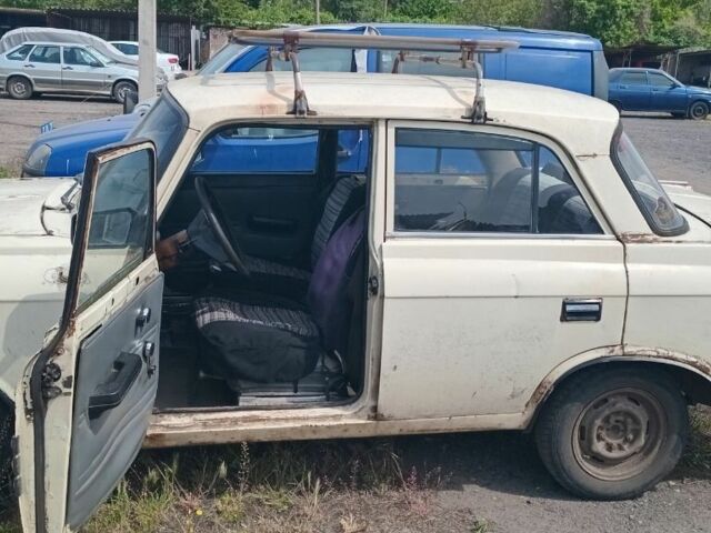 Бежевый ИЖ 412, объемом двигателя 0 л и пробегом 999 тыс. км за 290 $, фото 5 на Automoto.ua