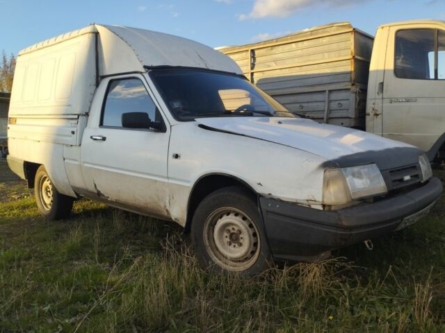 ИЖ Другая 2002 в Николаеве на Automoto.ua Белый ИЖ Другая, объемом двигателя 0 л и пробегом 55 тыс. км за 500 $, фото 1 на Automoto.ua