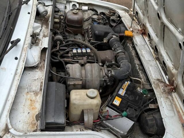 Белый ИЖ Другая, объемом двигателя 1.6 л и пробегом 250 тыс. км за 1300 $, фото 4 на Automoto.ua