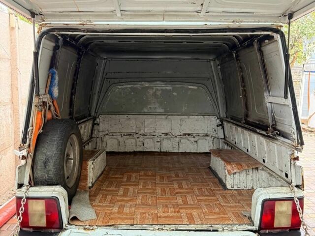 Белый ИЖ Другая, объемом двигателя 1.6 л и пробегом 250 тыс. км за 1300 $, фото 5 на Automoto.ua