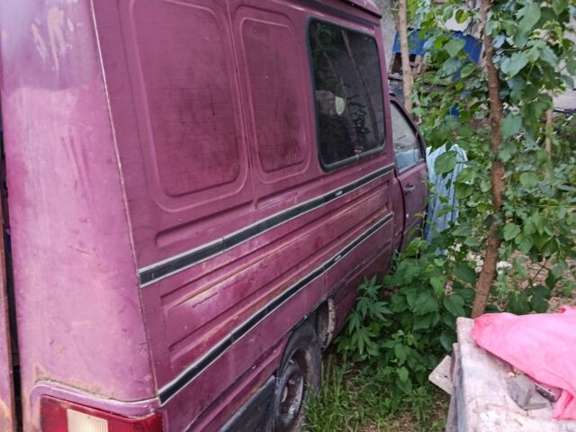 Красный ИЖ Другая, объемом двигателя 1.7 л и пробегом 17 тыс. км за 600 $, фото 4 на Automoto.ua