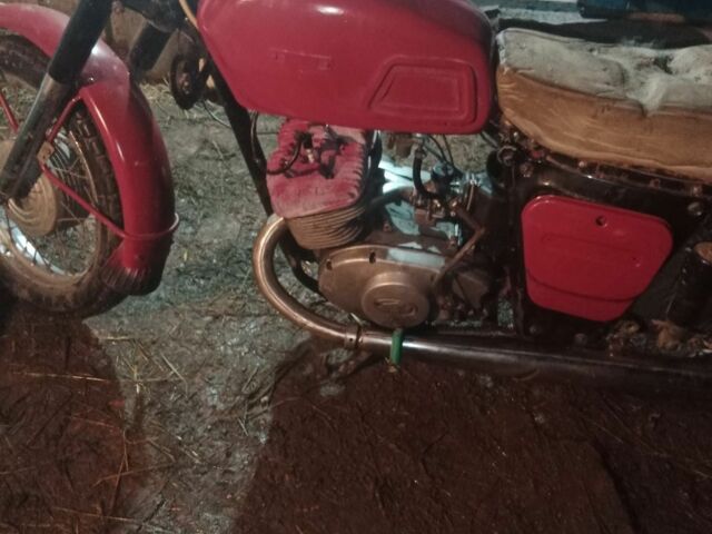 ИЖ Другая 1982 в Кропивницком (Кировограде) на Automoto.ua ИЖ Другая, объемом двигателя 0.35 л и пробегом 0 тыс. км за 211 $, фото 2 на Automoto.ua