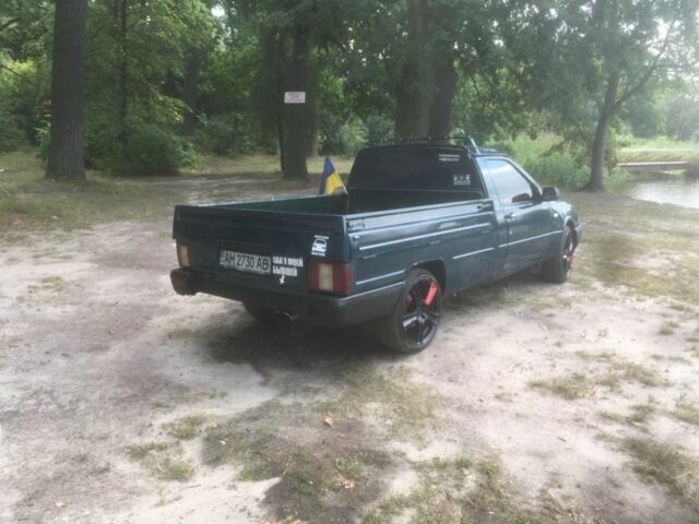 Зеленый ИЖ Другая, объемом двигателя 1.6 л и пробегом 200 тыс. км за 800 $, фото 5 на Automoto.ua