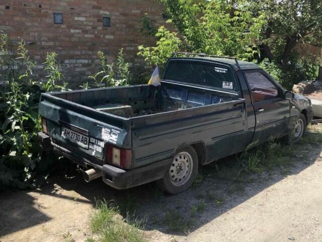 Зеленый ИЖ Другая, объемом двигателя 1.6 л и пробегом 200 тыс. км за 800 $, фото 4 на Automoto.ua