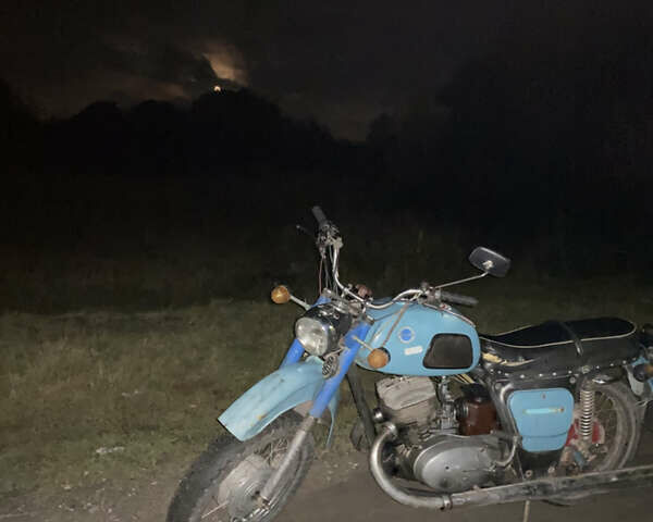 ИЖ Планета 3 1979 в Кропивницком (Кировограде) на Automoto.ua Синий ИЖ Планета 3, объемом двигателя 0.35 л и пробегом 34 тыс. км за 189 $, фото 3 на Automoto.ua