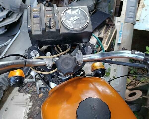 Желтый ИЖ Планета 4, объемом двигателя 0.35 л и пробегом 120 тыс. км за 10000 $, фото 5 на Automoto.ua