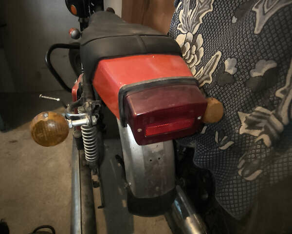 ИЖ Юпитер 5 1989 в Виннице на Automoto.ua Красный ИЖ Юпитер 5, объемом двигателя 0.35 л и пробегом 259 тыс. км за 275 $, фото 2 на Automoto.ua