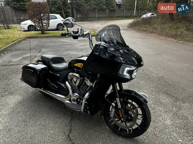 Черный Индиан Challenger, объемом двигателя 1.81 л и пробегом 18 тыс. км за 22000 $, фото 4 на Automoto.ua