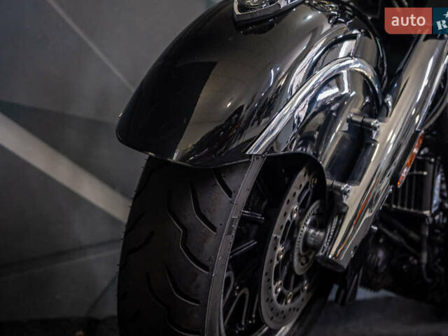 Чорний Індіан Roadmaster, об'ємом двигуна 1.81 л та пробігом 22 тис. км за 28300 $, фото 19 на Automoto.ua