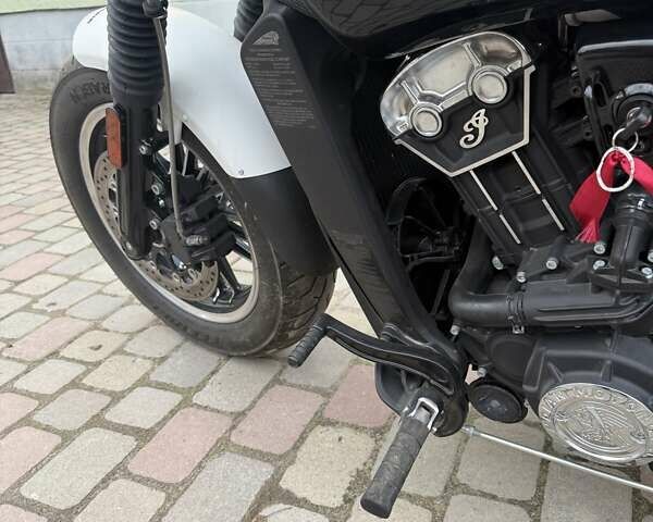 Чорний Індіан Scout  Bobber , об'ємом двигуна 1.13 л та пробігом 4 тис. км за 13000 $, фото 6 на Automoto.ua
