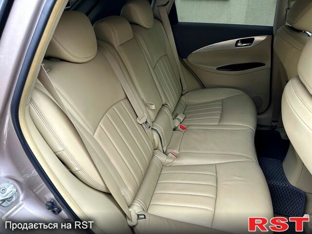 Инфинити ЕК, объемом двигателя 35 л и пробегом 123 тыс. км за 10950 $, фото 8 на Automoto.ua