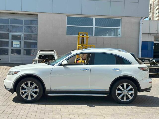 Белый Инфинити ФХ, объемом двигателя 3.5 л и пробегом 323 тыс. км за 6790 $, фото 7 на Automoto.ua