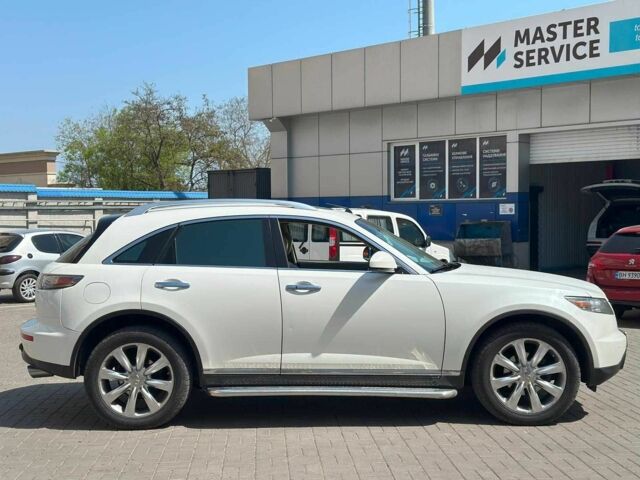 Белый Инфинити ФХ, объемом двигателя 3.5 л и пробегом 323 тыс. км за 6790 $, фото 3 на Automoto.ua