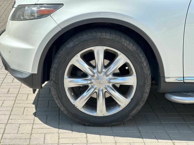 Белый Инфинити ФХ, объемом двигателя 3.5 л и пробегом 323 тыс. км за 6790 $, фото 8 на Automoto.ua