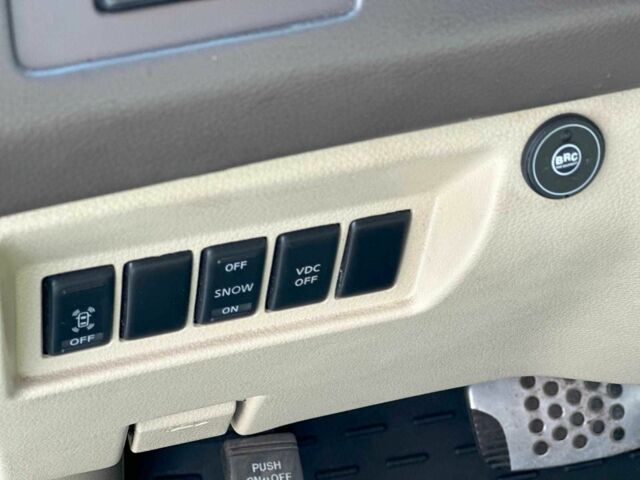 Белый Инфинити ФХ, объемом двигателя 3.5 л и пробегом 323 тыс. км за 6790 $, фото 17 на Automoto.ua