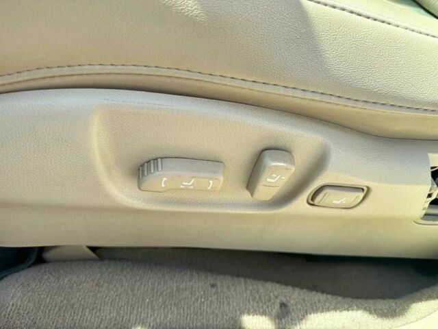 Белый Инфинити ФХ, объемом двигателя 3.5 л и пробегом 323 тыс. км за 6790 $, фото 14 на Automoto.ua