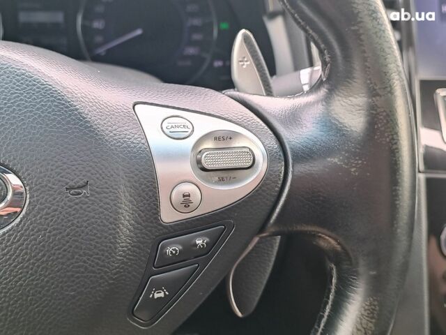 Белый Инфинити ФХ, объемом двигателя 3.7 л и пробегом 168 тыс. км за 18490 $, фото 25 на Automoto.ua