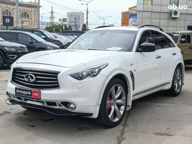 Белый Инфинити ФХ, объемом двигателя 3.7 л и пробегом 168 тыс. км за 18490 $, фото 2 на Automoto.ua