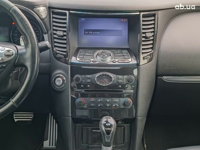 Белый Инфинити ФХ, объемом двигателя 3.7 л и пробегом 168 тыс. км за 18490 $, фото 36 на Automoto.ua