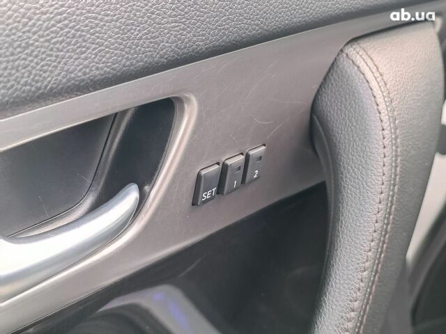 Белый Инфинити ФХ, объемом двигателя 3.7 л и пробегом 168 тыс. км за 18490 $, фото 19 на Automoto.ua