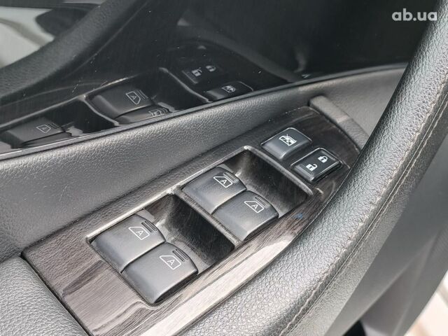 Белый Инфинити ФХ, объемом двигателя 3.7 л и пробегом 168 тыс. км за 18490 $, фото 20 на Automoto.ua