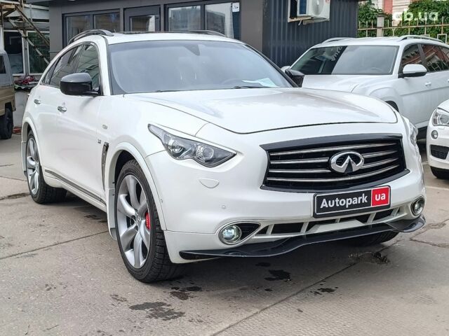 Белый Инфинити ФХ, объемом двигателя 3.7 л и пробегом 168 тыс. км за 18490 $, фото 14 на Automoto.ua