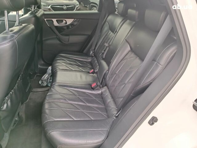 Белый Инфинити ФХ, объемом двигателя 3.7 л и пробегом 168 тыс. км за 18490 $, фото 33 на Automoto.ua