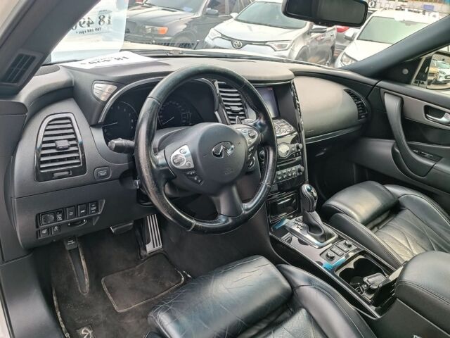 Белый Инфинити ФХ, объемом двигателя 3.7 л и пробегом 168 тыс. км за 18490 $, фото 18 на Automoto.ua