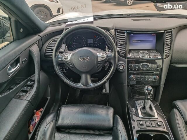 Белый Инфинити ФХ, объемом двигателя 3.7 л и пробегом 168 тыс. км за 18490 $, фото 35 на Automoto.ua