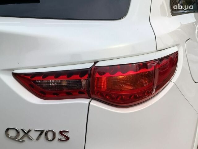 Белый Инфинити ФХ, объемом двигателя 3.7 л и пробегом 168 тыс. км за 18490 $, фото 10 на Automoto.ua