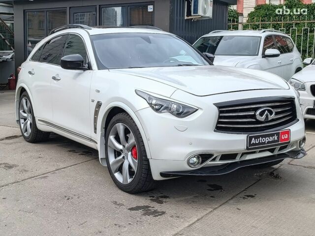 Белый Инфинити ФХ, объемом двигателя 3.7 л и пробегом 168 тыс. км за 18490 $, фото 13 на Automoto.ua