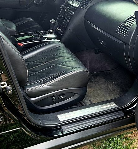 Черный Инфинити ФХ, объемом двигателя 3.5 л и пробегом 303 тыс. км за 13000 $, фото 2 на Automoto.ua