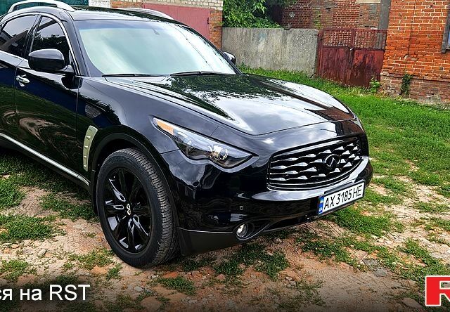 Черный Инфинити ФХ, объемом двигателя 3.5 л и пробегом 303 тыс. км за 13000 $, фото 3 на Automoto.ua