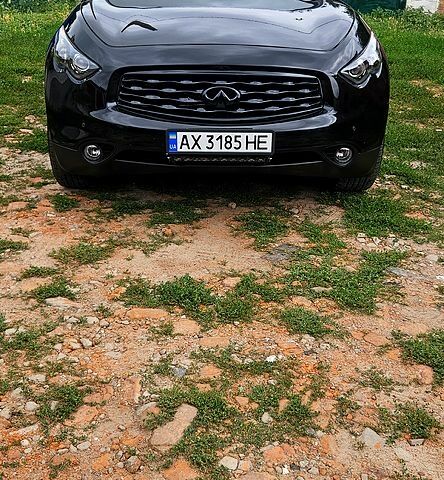 Черный Инфинити ФХ, объемом двигателя 3.5 л и пробегом 303 тыс. км за 13000 $, фото 6 на Automoto.ua