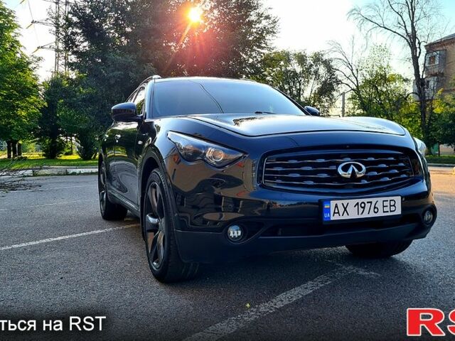 Черный Инфинити ФХ, объемом двигателя 3.5 л и пробегом 190 тыс. км за 14900 $, фото 2 на Automoto.ua