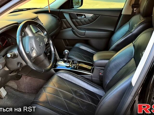 Черный Инфинити ФХ, объемом двигателя 3.5 л и пробегом 190 тыс. км за 14900 $, фото 12 на Automoto.ua