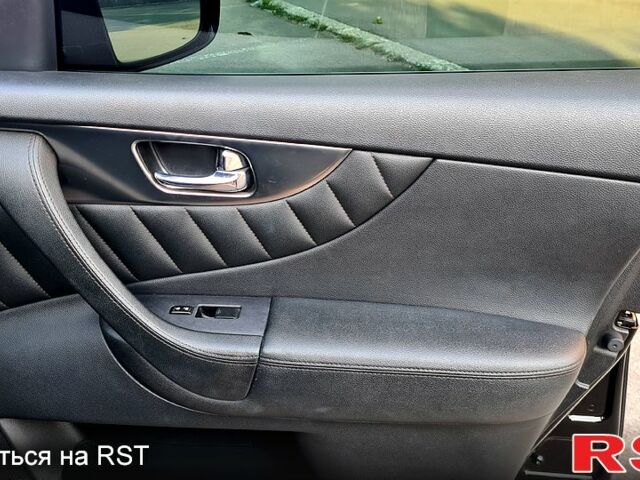 Черный Инфинити ФХ, объемом двигателя 3.5 л и пробегом 190 тыс. км за 14900 $, фото 9 на Automoto.ua