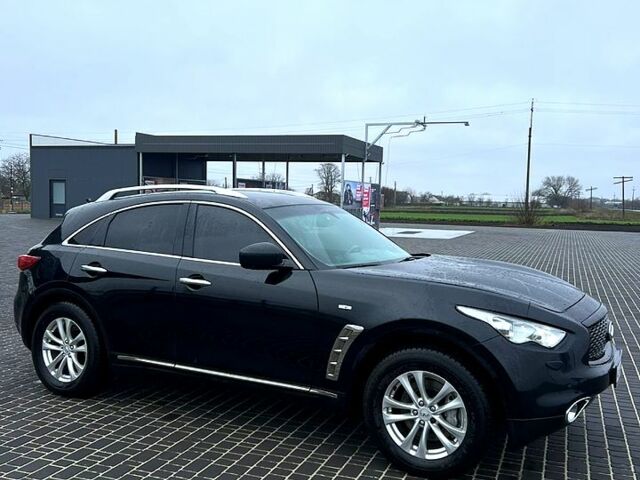 Черный Инфинити ФХ, объемом двигателя 3.7 л и пробегом 180 тыс. км за 14450 $, фото 1 на Automoto.ua