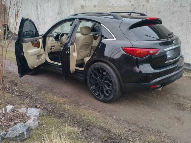 Інфініті ФХ 2010 у Полтаві на Automoto.ua Чорний Інфініті ФХ, об'ємом двигуна 5 л та пробігом 170 тис. км за 11800 $, фото 1 на Automoto.ua