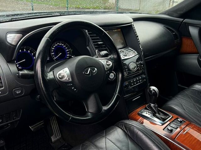 Черный Инфинити ФХ, объемом двигателя 3.7 л и пробегом 180 тыс. км за 14450 $, фото 6 на Automoto.ua