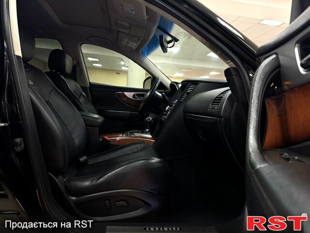 Черный Инфинити ФХ, объемом двигателя 3.5 л и пробегом 142 тыс. км за 13800 $, фото 6 на Automoto.ua